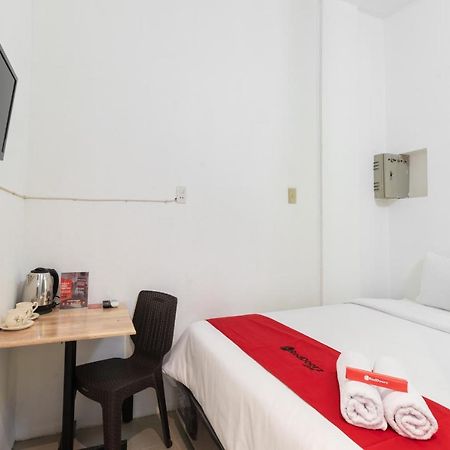 RedDoorz near Sun Plaza Medan 2 Hotel Exterior foto