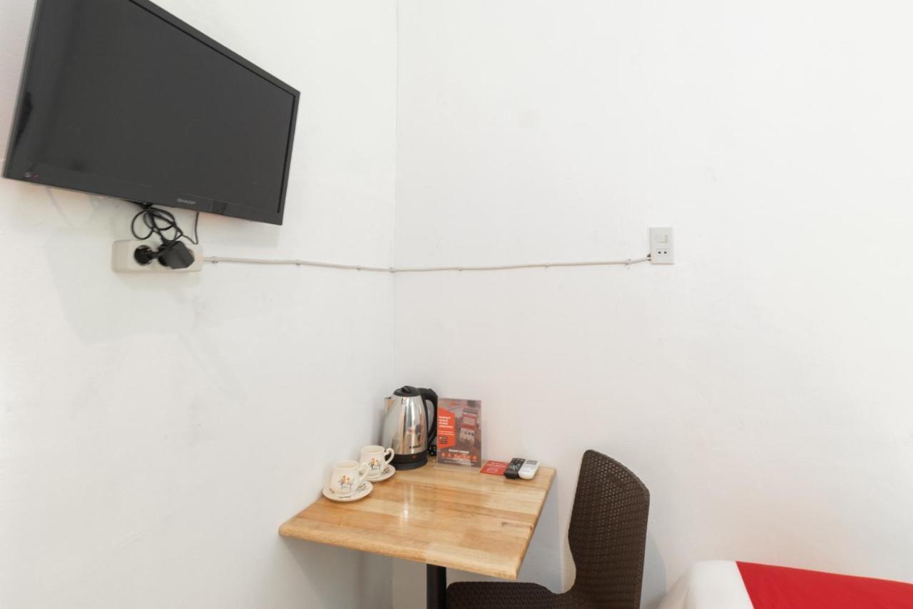 RedDoorz near Sun Plaza Medan 2 Hotel Exterior foto