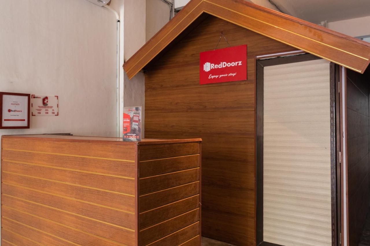 RedDoorz near Sun Plaza Medan 2 Hotel Exterior foto