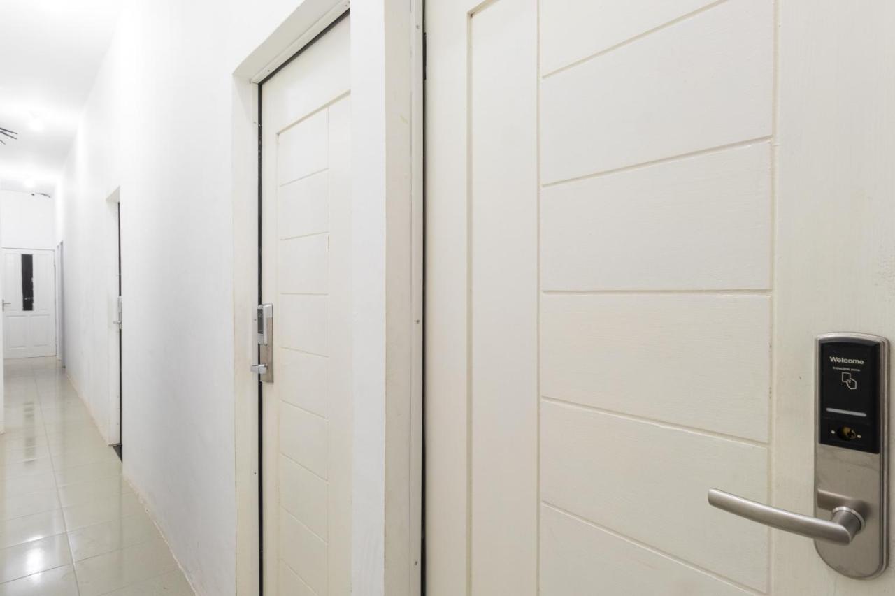 RedDoorz near Sun Plaza Medan 2 Hotel Exterior foto