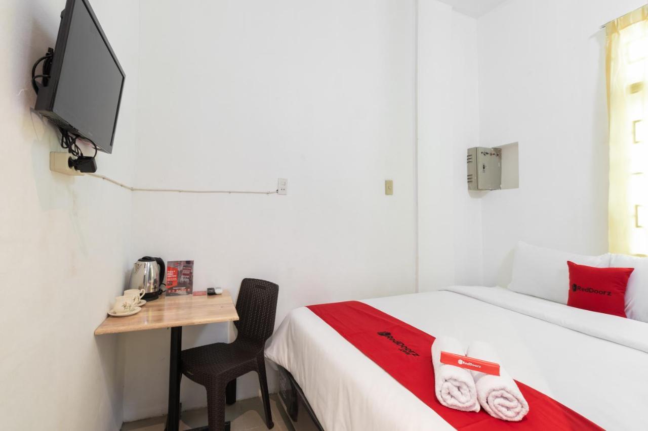 RedDoorz near Sun Plaza Medan 2 Hotel Exterior foto